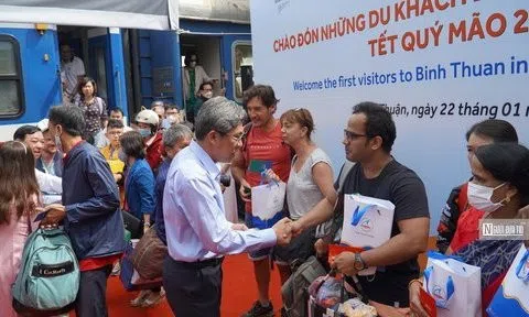 Bình Thuận đón những du khách quốc tế đầu tiên xông đất mùng Một Tết