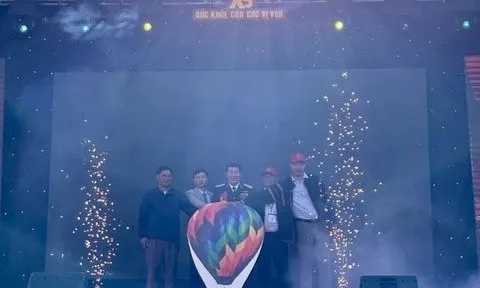 Kon Tum: Lễ hội khinh khí cầu lập kỷ lục Việt Nam